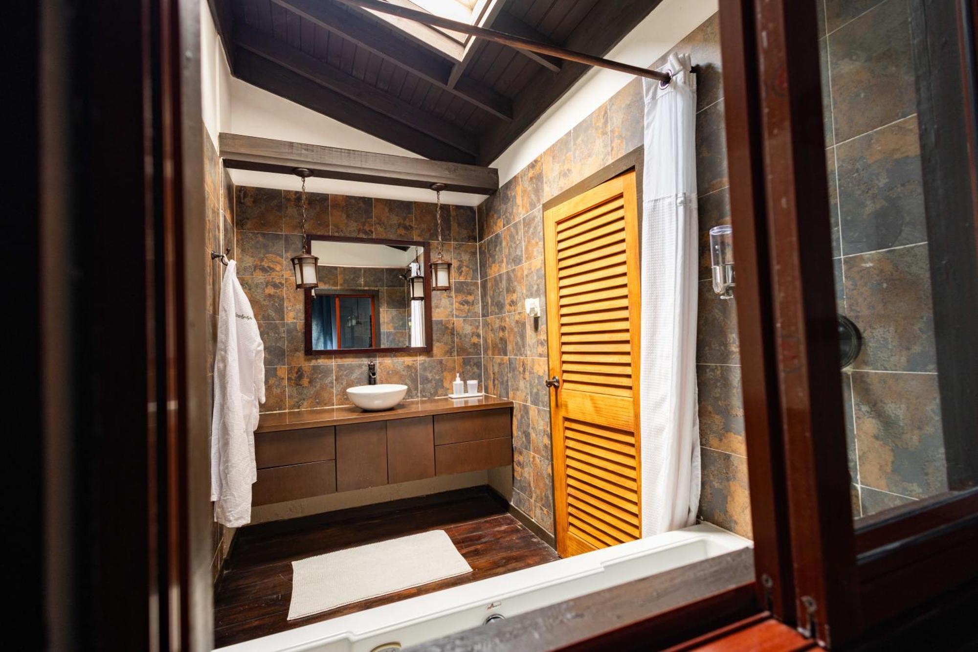 Serendipity Holistic Resort Spa Kingston Extérieur photo
